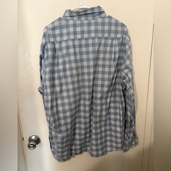 Izod Light Blue and White Patterned Men's Shirt - Picture 4 of 4